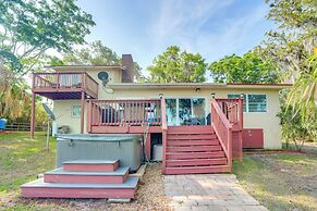 Fish, Swim & More: Lakefront Retreat in Ocklawaha!