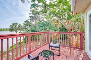 Fish, Swim & More: Lakefront Retreat in Ocklawaha!