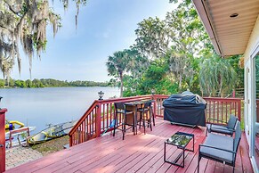 Fish, Swim & More: Lakefront Retreat in Ocklawaha!
