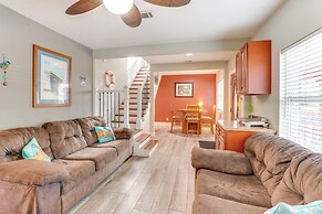 Fish, Swim & More: Lakefront Retreat in Ocklawaha!