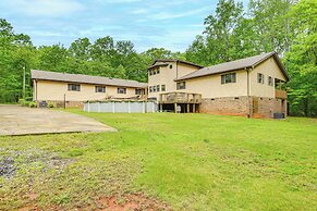 5 Mi to Lake Robinson: Bbq-ready Home w/ Pool
