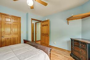 5 Mi to Lake Robinson: Bbq-ready Home w/ Pool