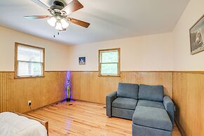 5 Mi to Lake Robinson: Bbq-ready Home w/ Pool