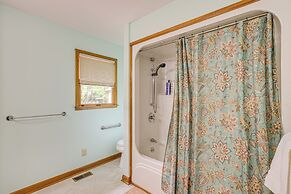 5 Mi to Lake Robinson: Bbq-ready Home w/ Pool