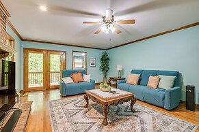 5 Mi to Lake Robinson: Bbq-ready Home w/ Pool