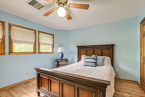 5 Mi to Lake Robinson: Bbq-ready Home w/ Pool