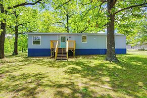 4 Mi to Bennett Spring SP: Dog-friendly Home!