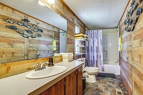 4 Mi to Bennett Spring SP: Dog-friendly Home!