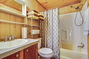 4 Mi to Bennett Spring SP: Dog-friendly Home!