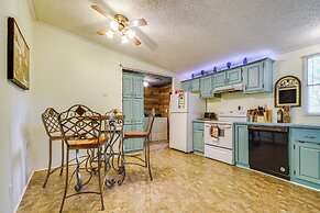 4 Mi to Bennett Spring SP: Dog-friendly Home!
