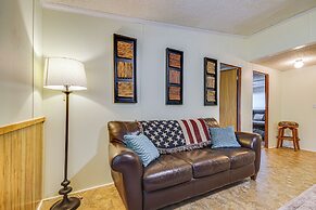 4 Mi to Bennett Spring SP: Dog-friendly Home!