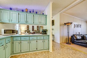 4 Mi to Bennett Spring SP: Dog-friendly Home!