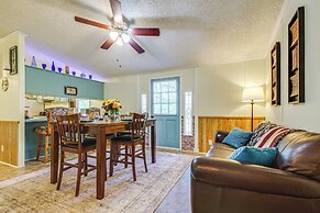 4 Mi to Bennett Spring SP: Dog-friendly Home!