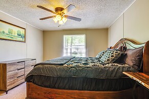 4 Mi to Bennett Spring SP: Dog-friendly Home!