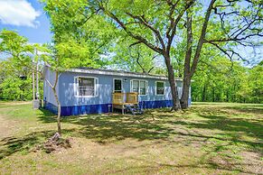 4 Mi to Bennett Spring SP: Dog-friendly Home!