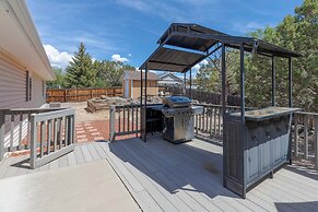 1 Mi to Dtwn: Family Retreat in Cedaredge!