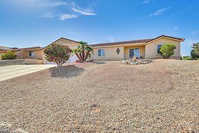 3 Mi to Lake & Boat Ramp: Lake Havasu City Home!