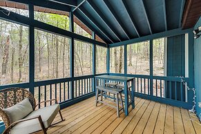 Spacious Family Home w/ 2 Decks in Pocono Lake!