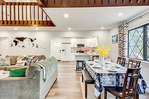 Spacious Family Home w/ 2 Decks in Pocono Lake!