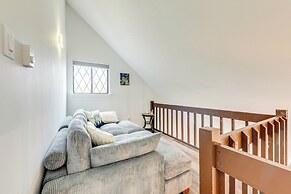 Spacious Family Home w/ 2 Decks in Pocono Lake!
