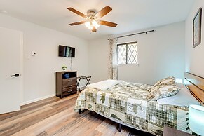 Spacious Family Home w/ 2 Decks in Pocono Lake!