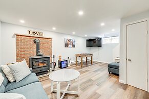 Spacious Family Home w/ 2 Decks in Pocono Lake!