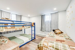 Spacious Family Home w/ 2 Decks in Pocono Lake!