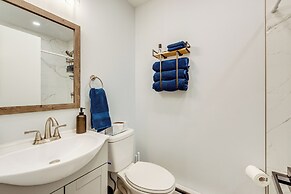 Spacious Family Home w/ 2 Decks in Pocono Lake!