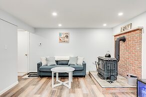 Spacious Family Home w/ 2 Decks in Pocono Lake!