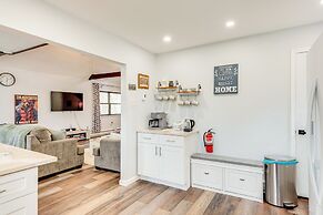 Spacious Family Home w/ 2 Decks in Pocono Lake!