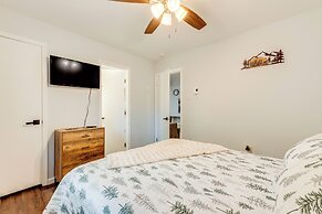 Spacious Family Home w/ 2 Decks in Pocono Lake!