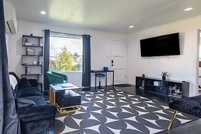 3 Mi to Emerald Downs: Pet-friendly Home