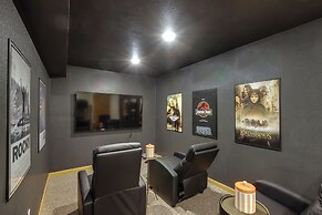 1 Block to Dtwn Oskaloosa: Family Home w/ Deck!