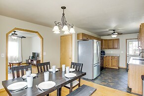 1 Block to Dtwn Oskaloosa: Family Home w/ Deck!