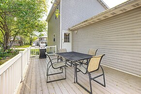 1 Block to Dtwn Oskaloosa: Family Home w/ Deck!