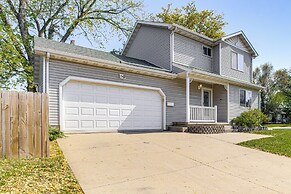 1 Block to Dtwn Oskaloosa: Family Home w/ Deck!