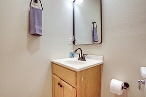 1 Block to Dtwn Oskaloosa: Family Home w/ Deck!