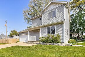 1 Block to Dtwn Oskaloosa: Family Home w/ Deck!