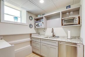 Contemporary Couple's Retreat in Atlanta!
