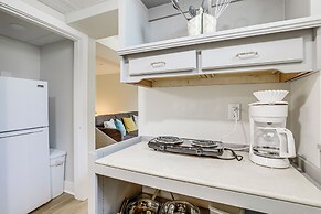 Contemporary Couple's Retreat in Atlanta!