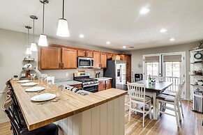 4 Mi to Fool Hollow Lake: Show Low Home w/ Hot Tub