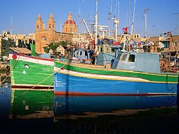 Cozy 2BR Sliema Getaway by the Water