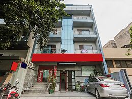 Signature Plaza By MERRIMENT