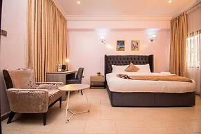 Marchforte-Courtyard Hotel