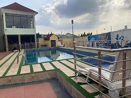 Marchforte-Courtyard Hotel