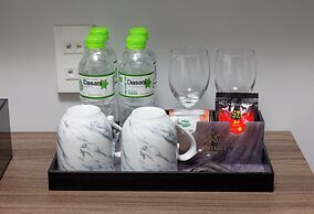 Cat Ba Wistaria Hotel - Pool & Massage