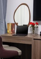 Cat Ba Wistaria Hotel - Pool & Massage