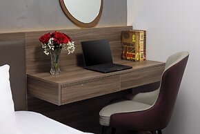 Cat Ba Wistaria Hotel - Pool & Massage