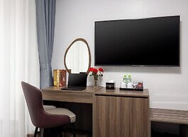 Cat Ba Wistaria Hotel - Pool & Massage