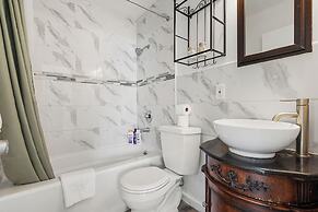 Delightful 2BR Mountain OceanSunset View